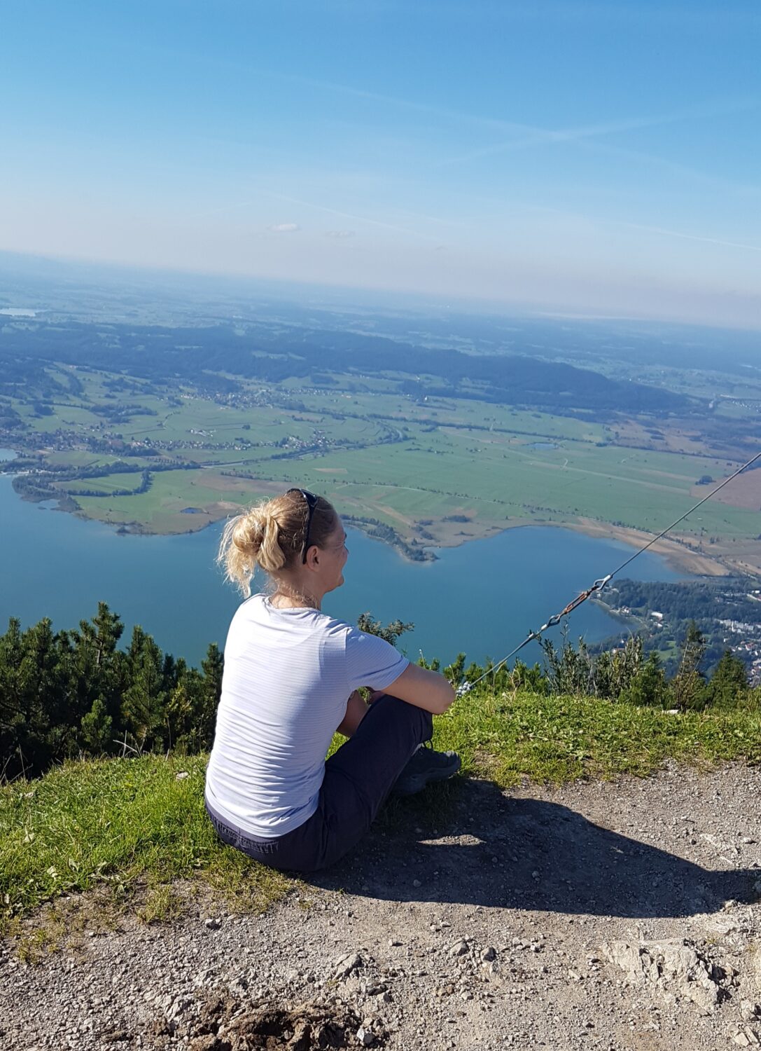 ©Sylvia Neumeier, Jochberg-Gipfel mit Blick auf das Bayerische Oberland
