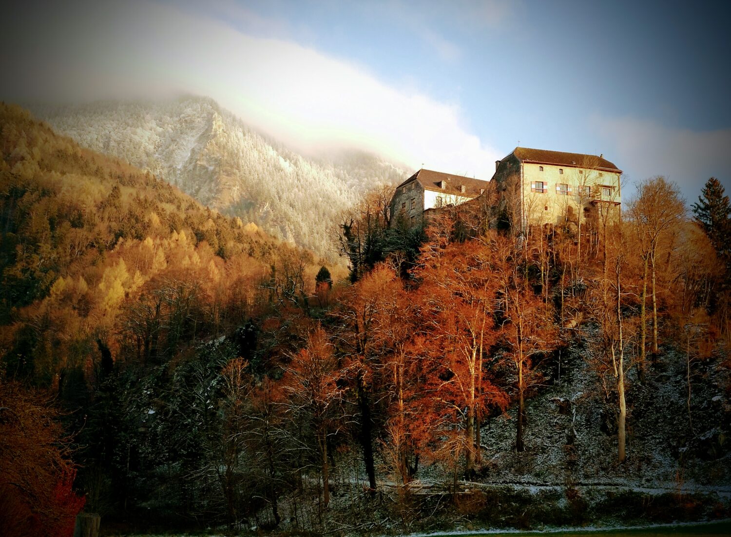 ©Sabine Lutter, Blick zur schönen Burg Marquartstein