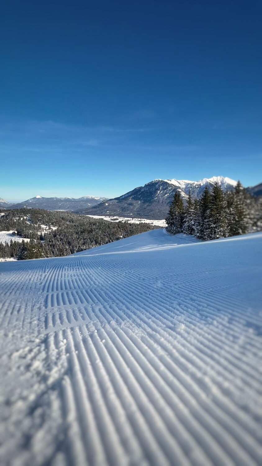 ©Social Media Team Alpenwelt Karwendel, Aussicht vom Skigebiet am Kranzberg
