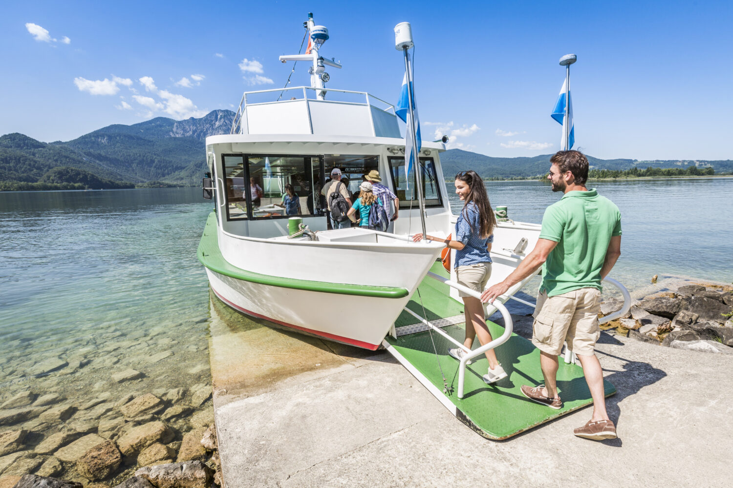 Schifffahrten und Freizeitaktivitäten machen den Urlaub in Oberbayern besonders attraktiv und erlebnisreich.